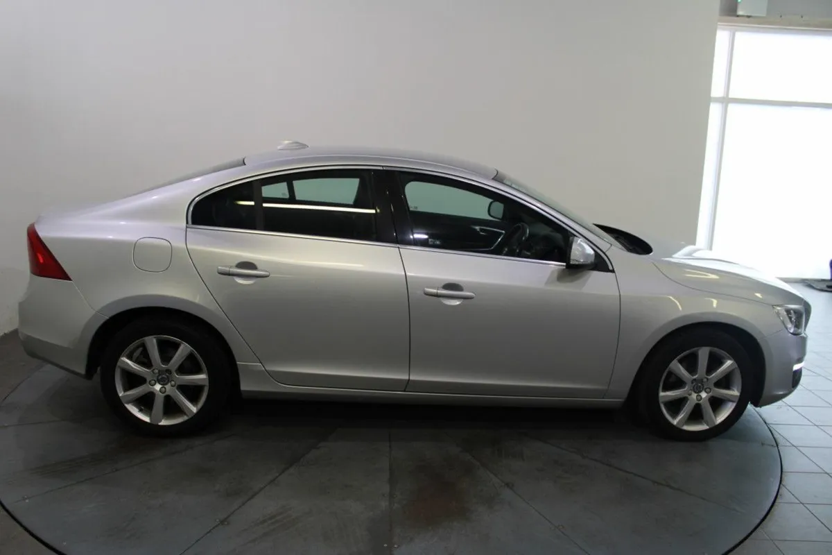 Volvo S60 D3 (150hp) SE  Leather - Image 3