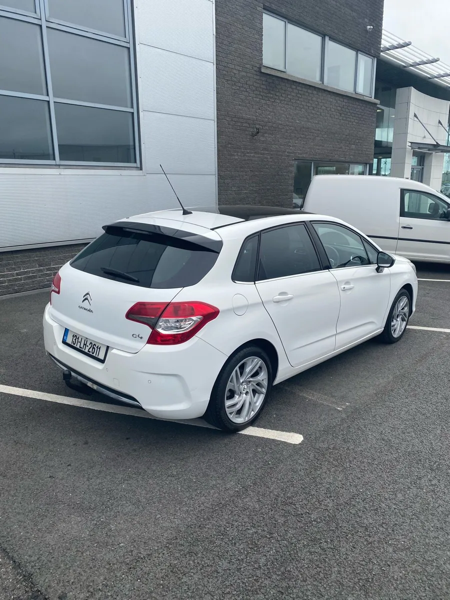 Citroen C4 1.6Hdi Panoramic sunroof - Image 2
