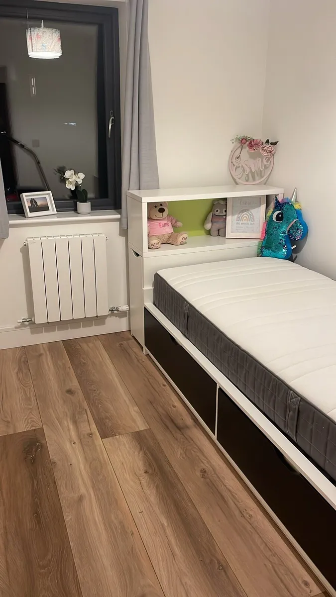 Single kids bed - Image 1