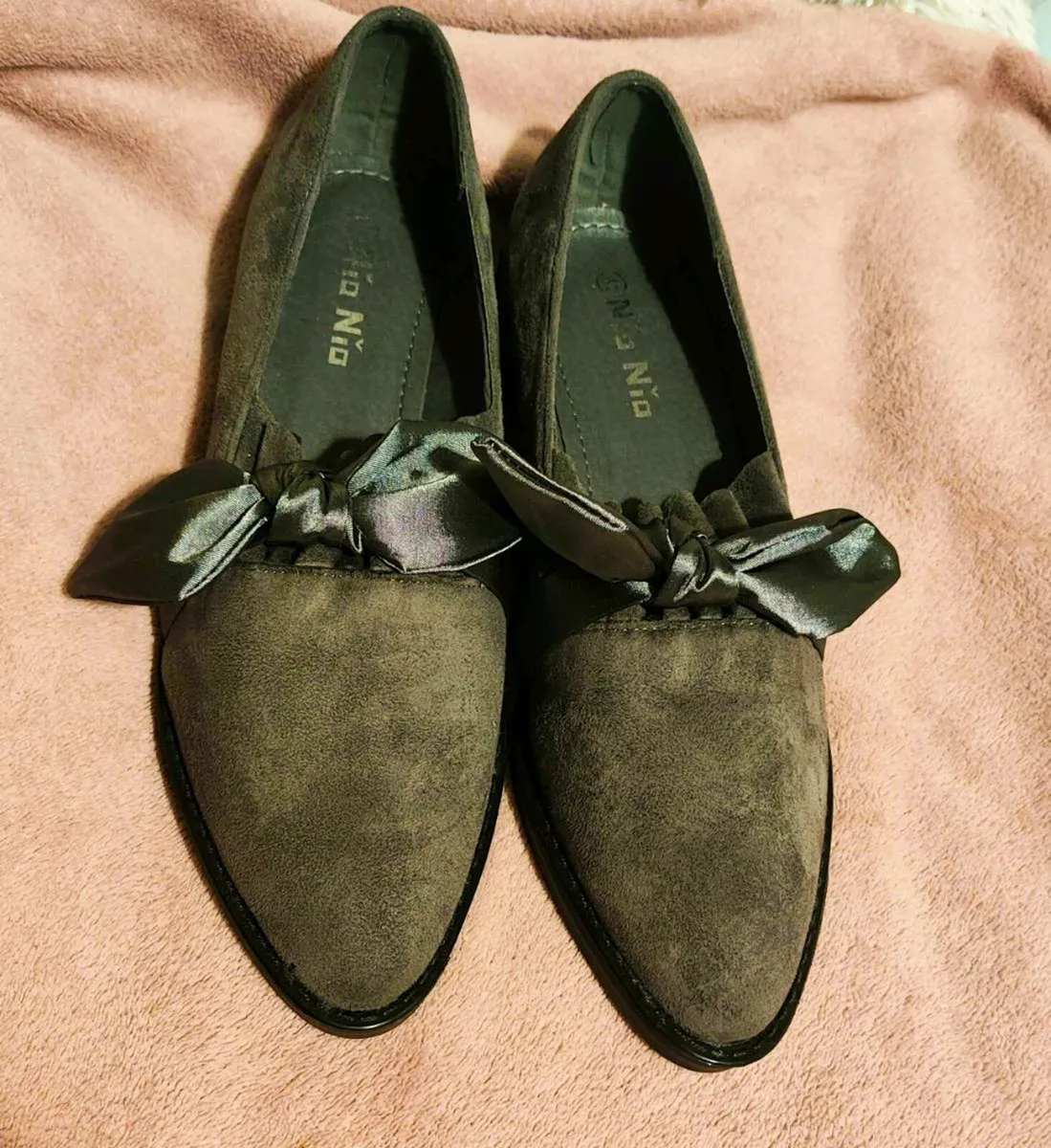 Grey Suede Loafers with Bow Detail EU 41 - Image 1