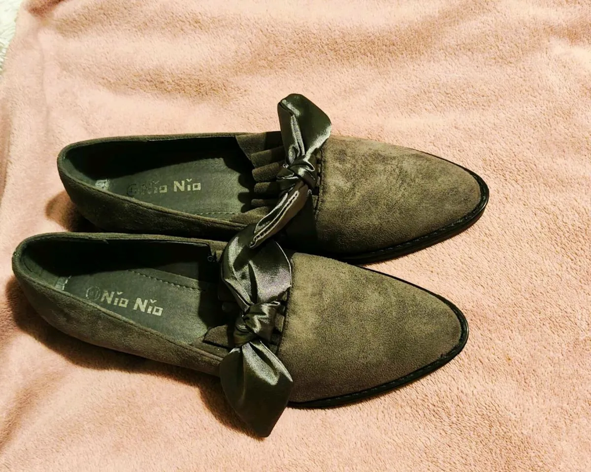 Grey Suede Loafers with Bow Detail EU 41 - Image 2