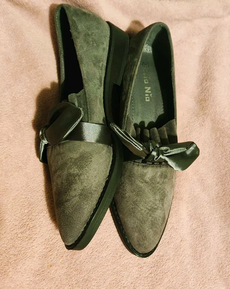 Grey Suede Loafers with Bow Detail EU 41 - Image 3