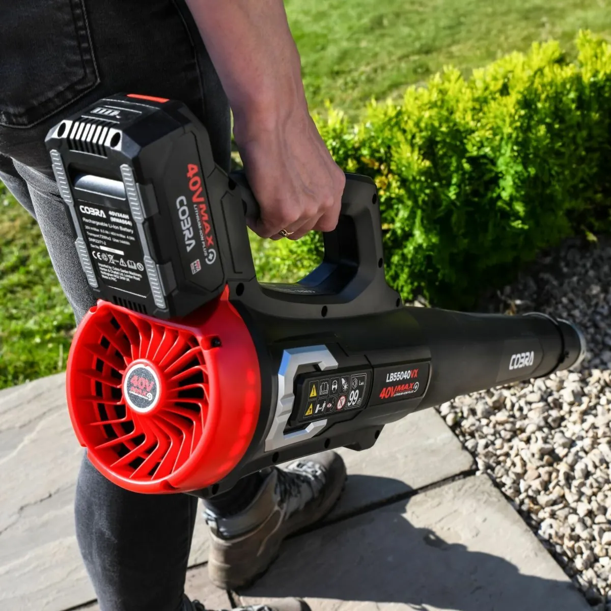 Cobra LB55040VX Powerful Cordless Leaf Blower - Image 3