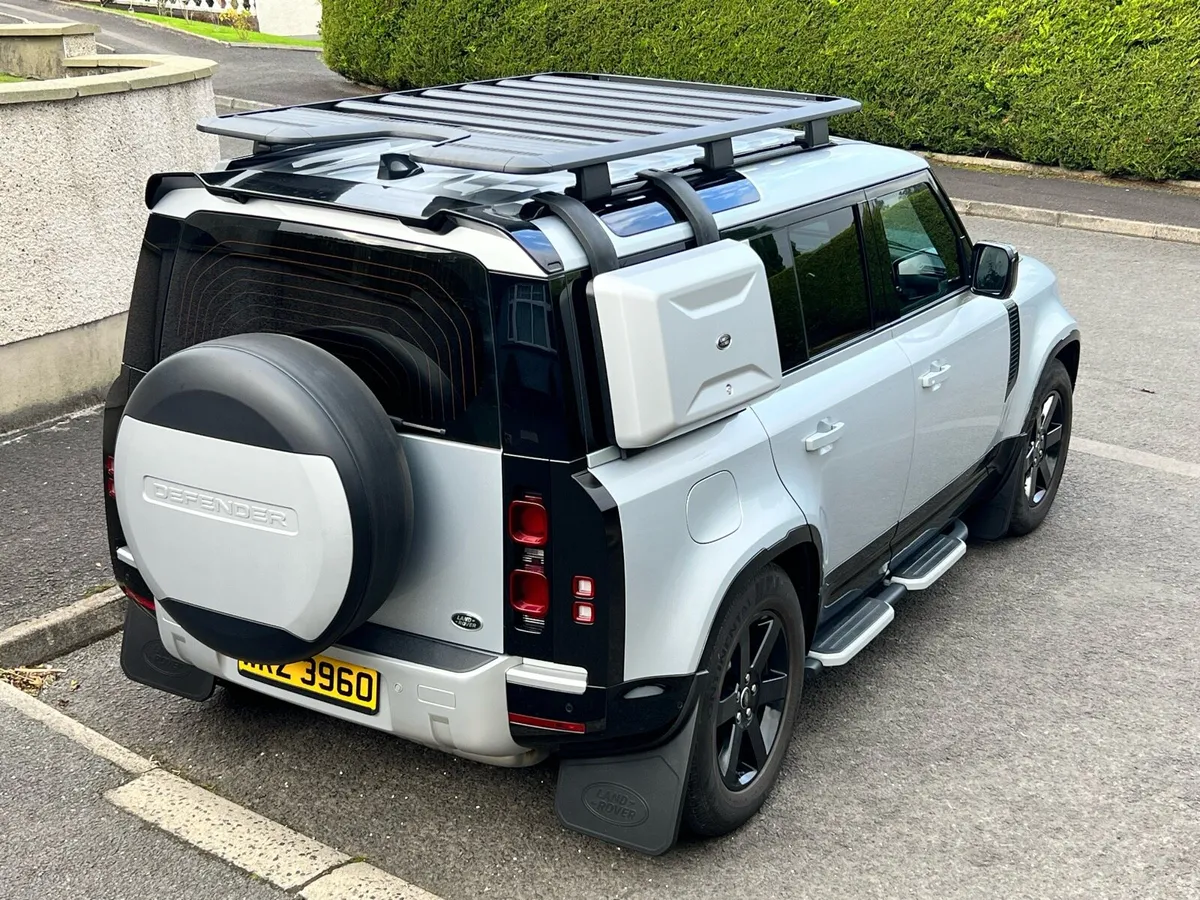 2021 LAND ROVER DEFENDER 110 D300 - Image 3