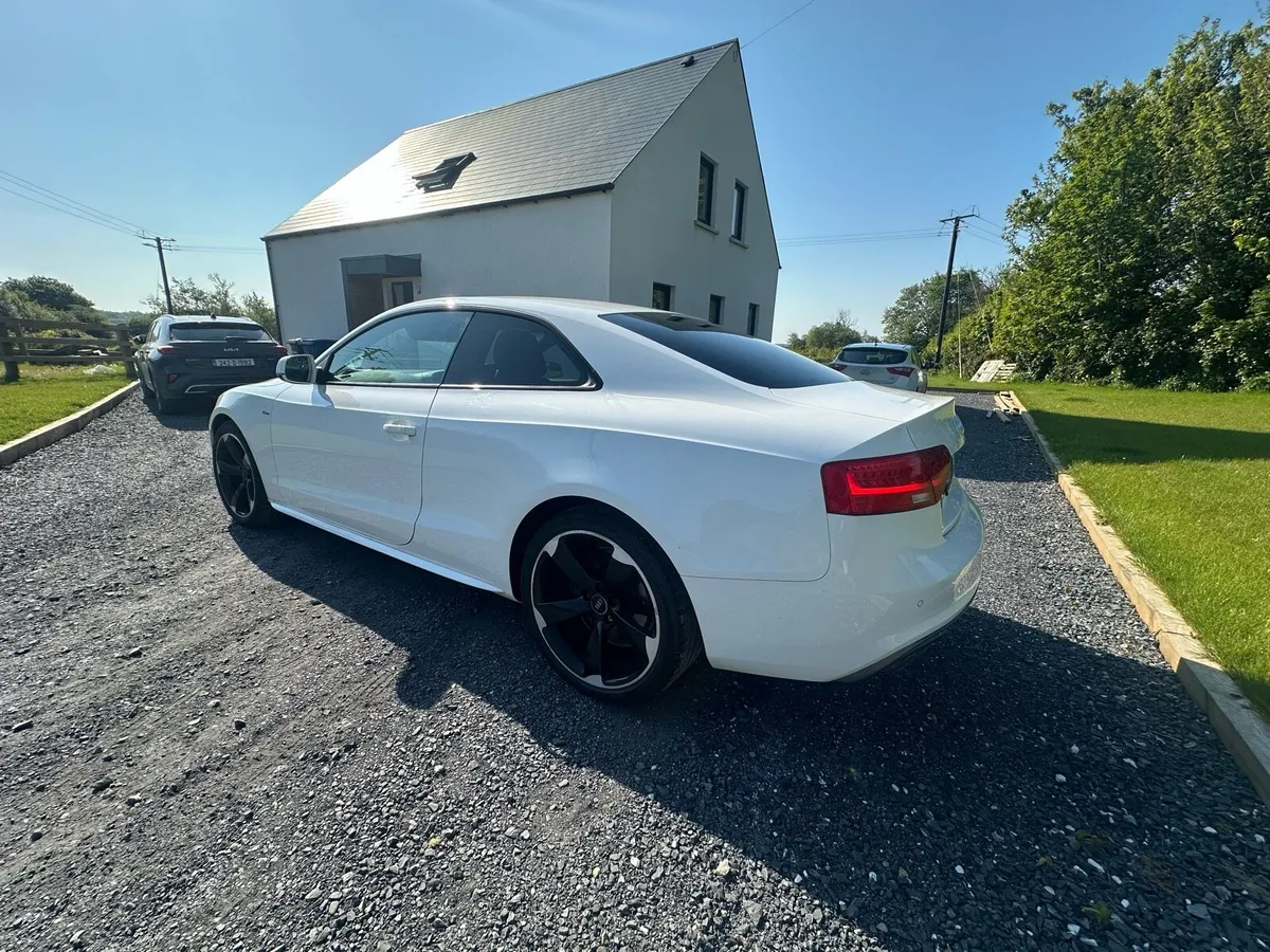 Audi A5 2.0TDi S-Line black edition - Image 2