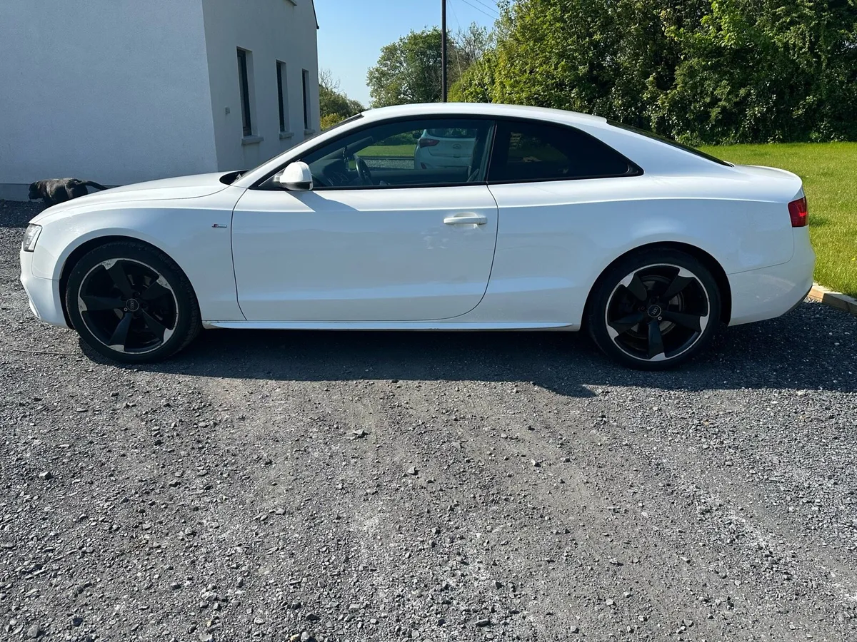 Audi A5 2.0TDi S-Line black edition - Image 3