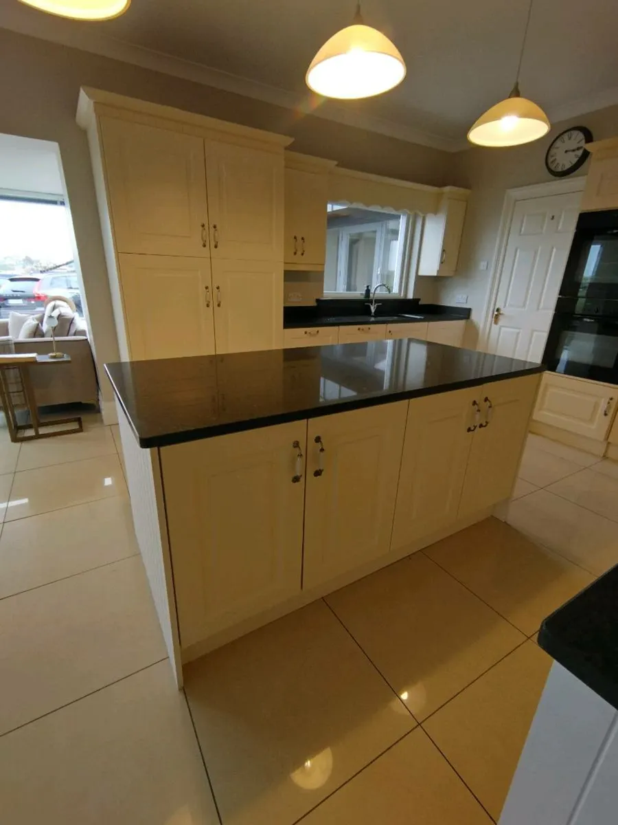 Full Kitchen - Image 2