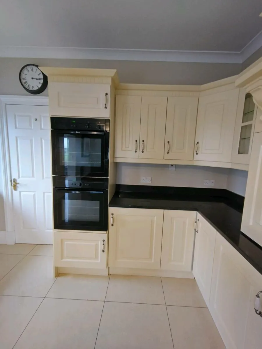 Full Kitchen - Image 4