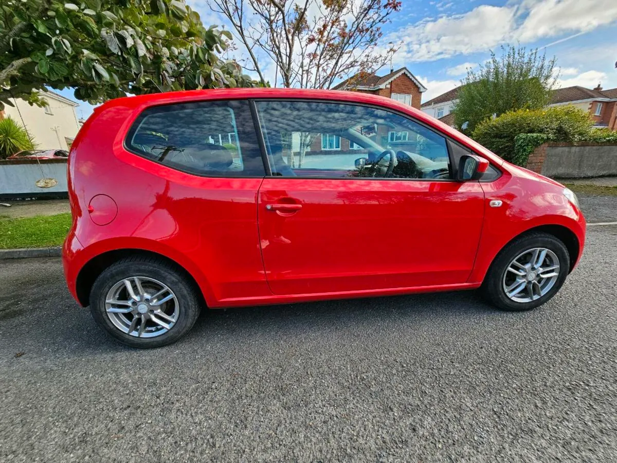 Volkswagen Up! 2014 1.0 - Image 1