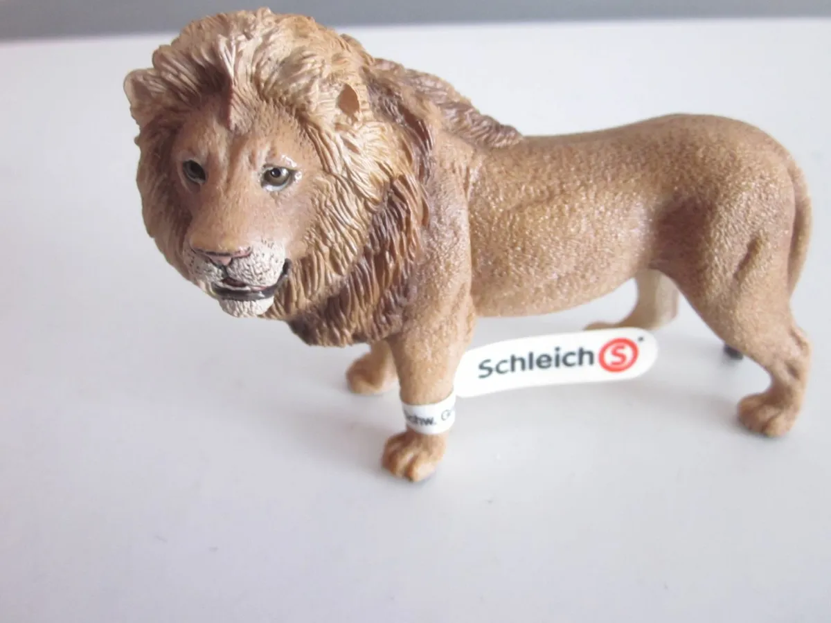 New Schleich Male Lion Figure - Image 1