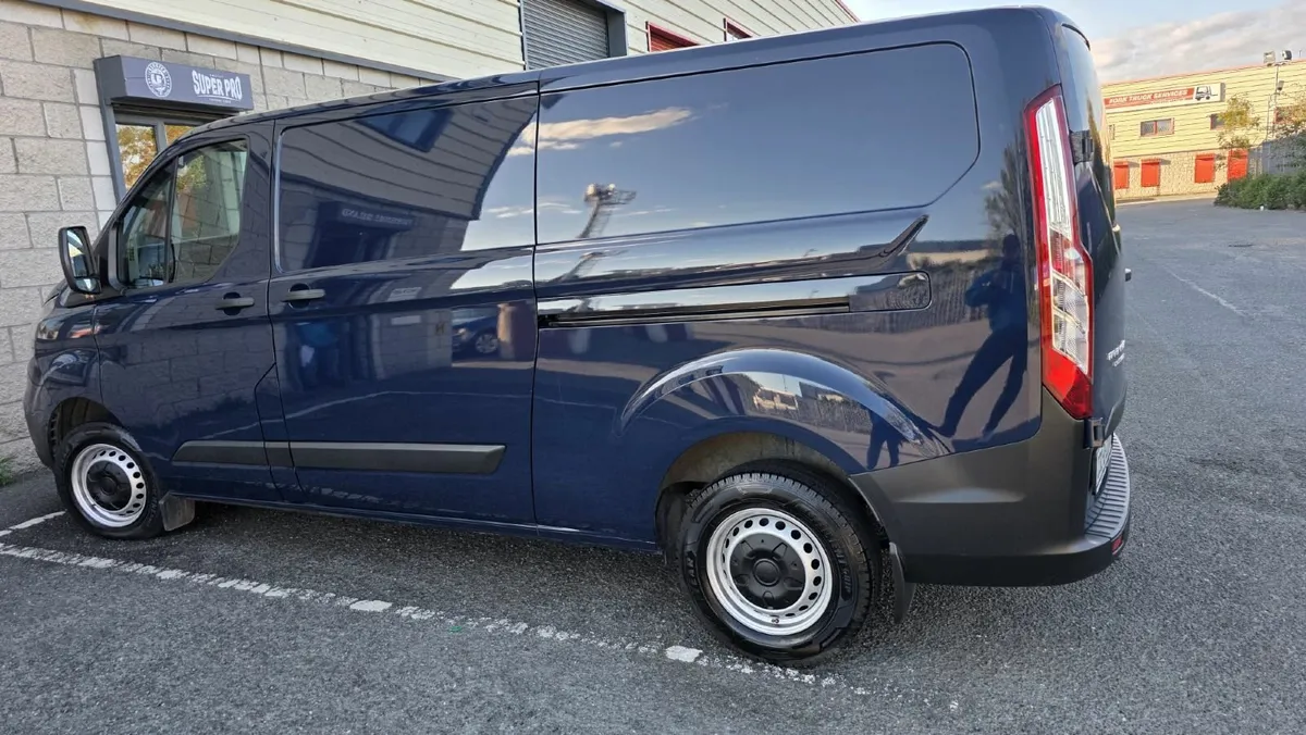 Ford Transit 2023 - Image 1