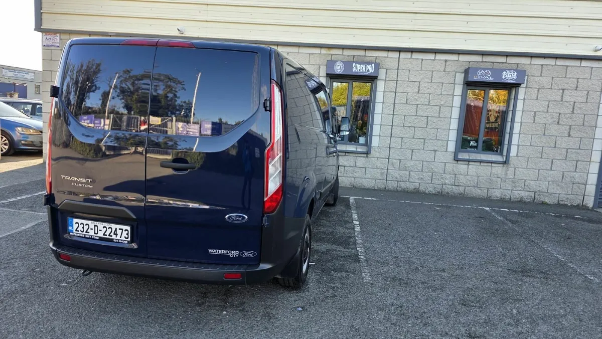 Ford Transit 2023 - Image 2