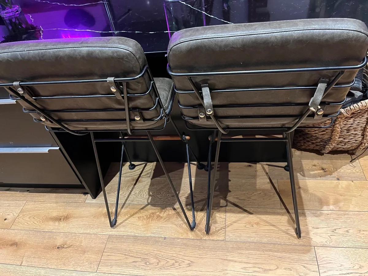 Kitchen counter high stools. - Image 3