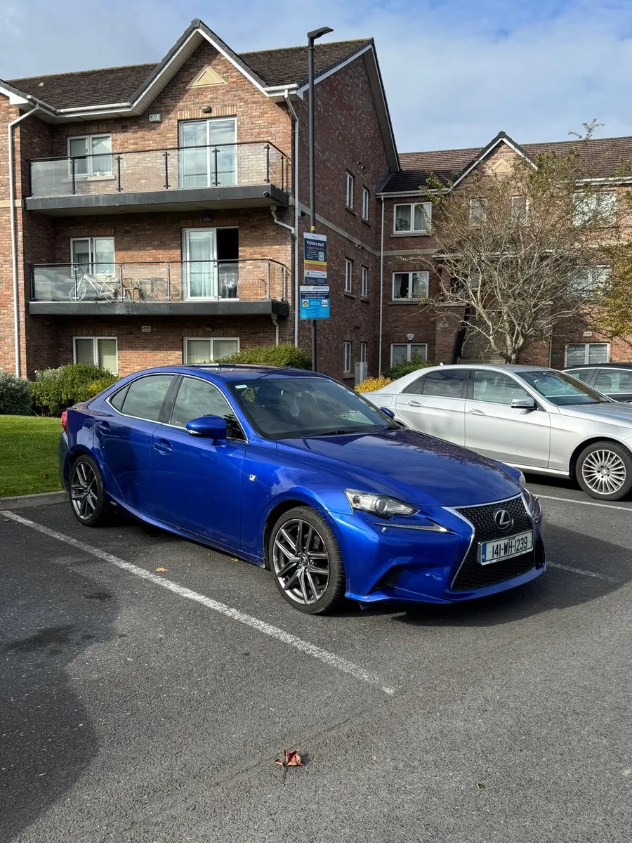 Lexus IS300h 2.5 F Sports Hybrid - Image 3