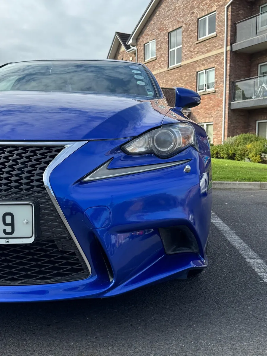 Lexus IS300h 2.5 F Sports Hybrid - Image 4