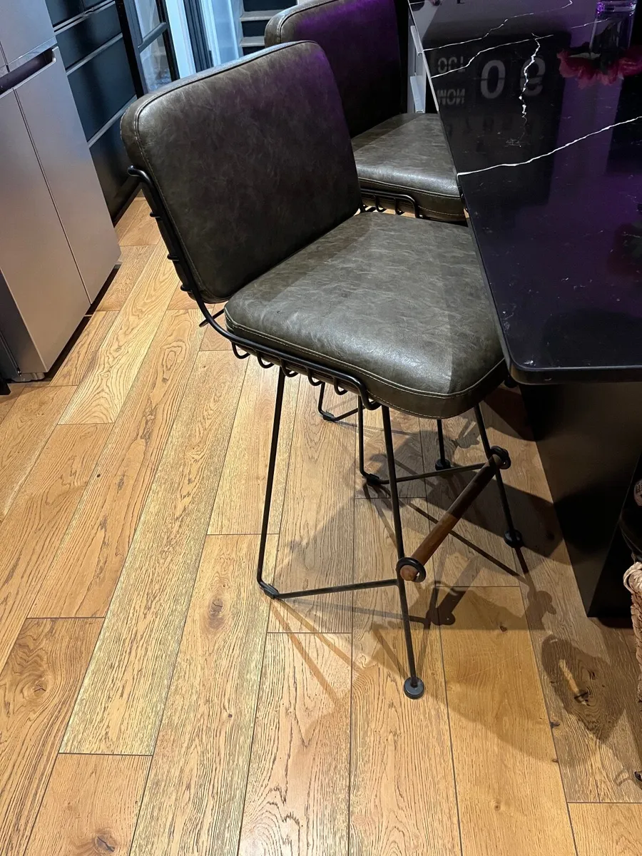Kitchen counter high stools. - Image 4