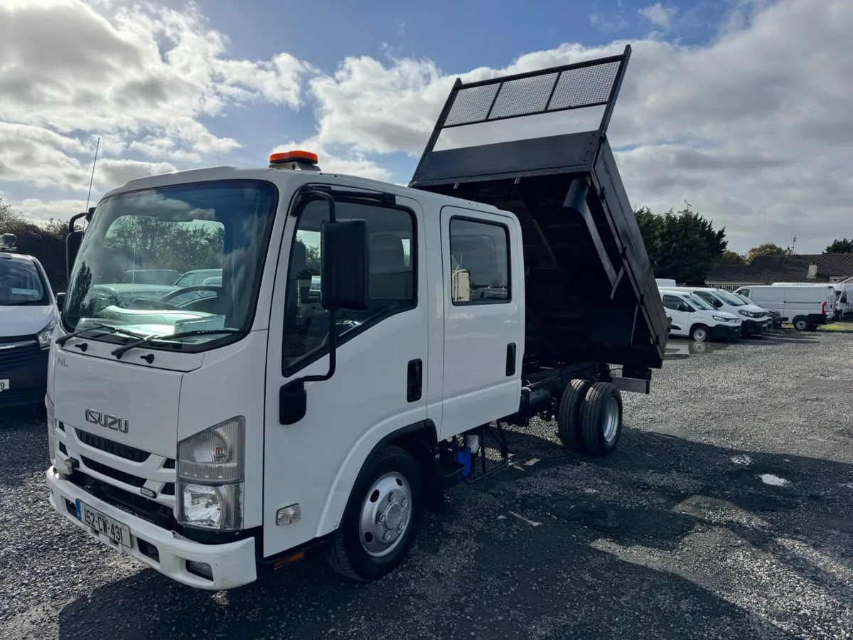 Izuzu NLR 3.5 tonne Crewcab tipper - Image 1