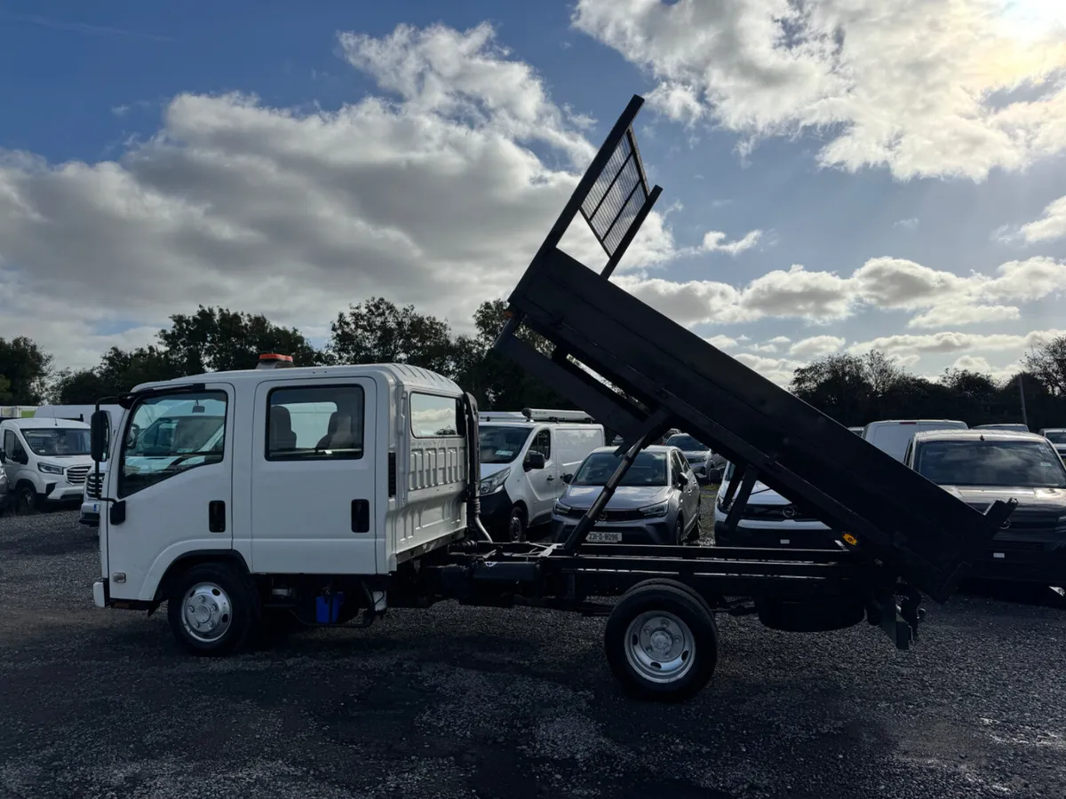 Izuzu NLR 3.5 tonne Crewcab tipper - Image 3