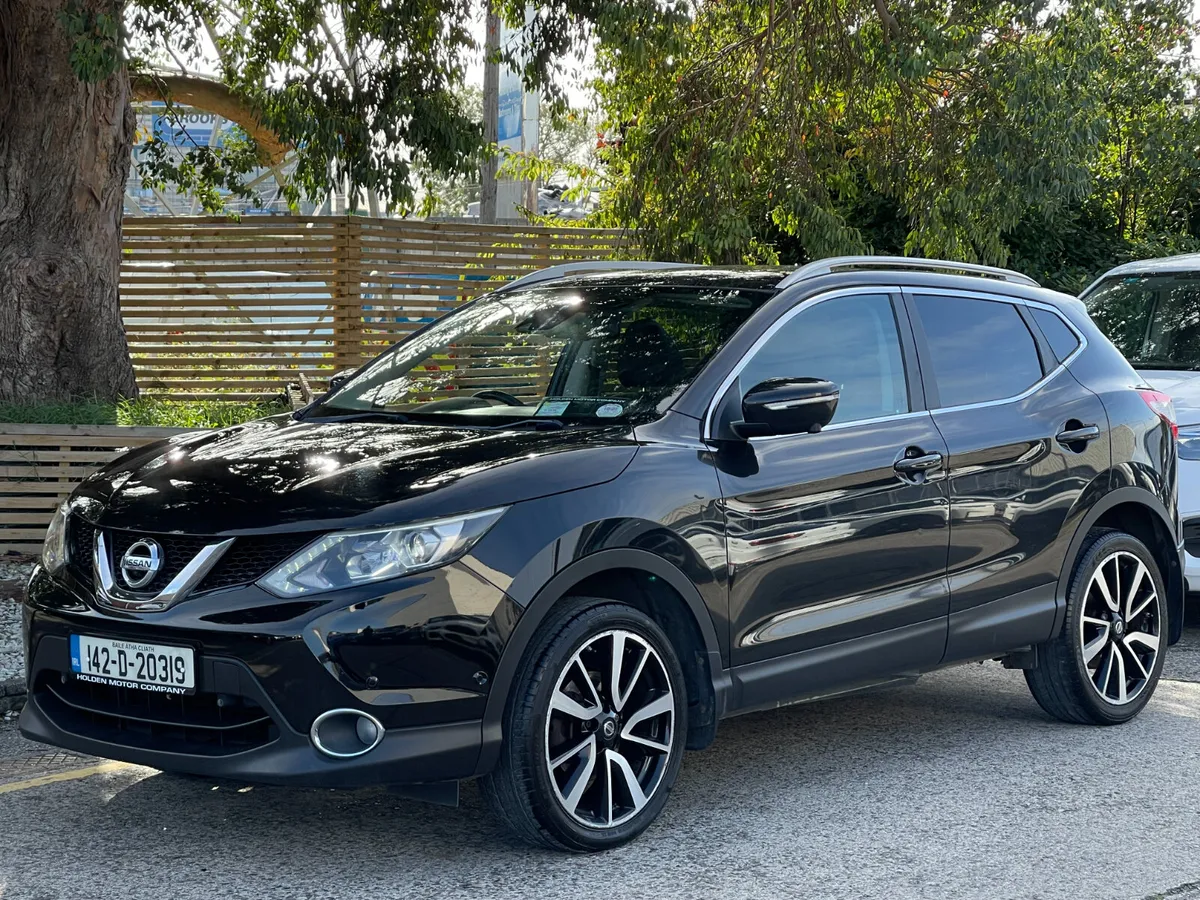 2014 Nissan Qashqai..top spec..pan roof..low miles - Image 2