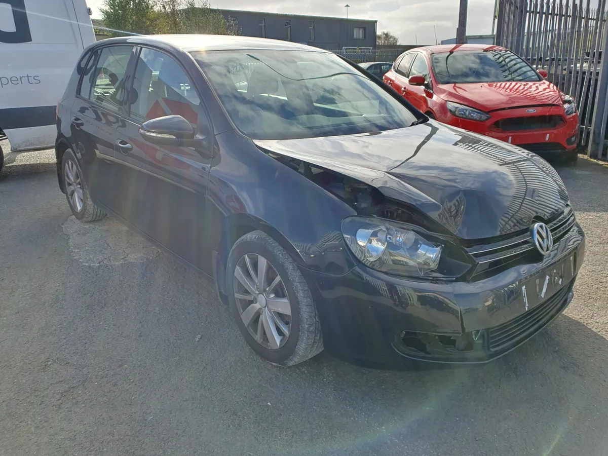 10 VW GOLF  1.6 TDI (CAY) FOR BREAKING - Image 2