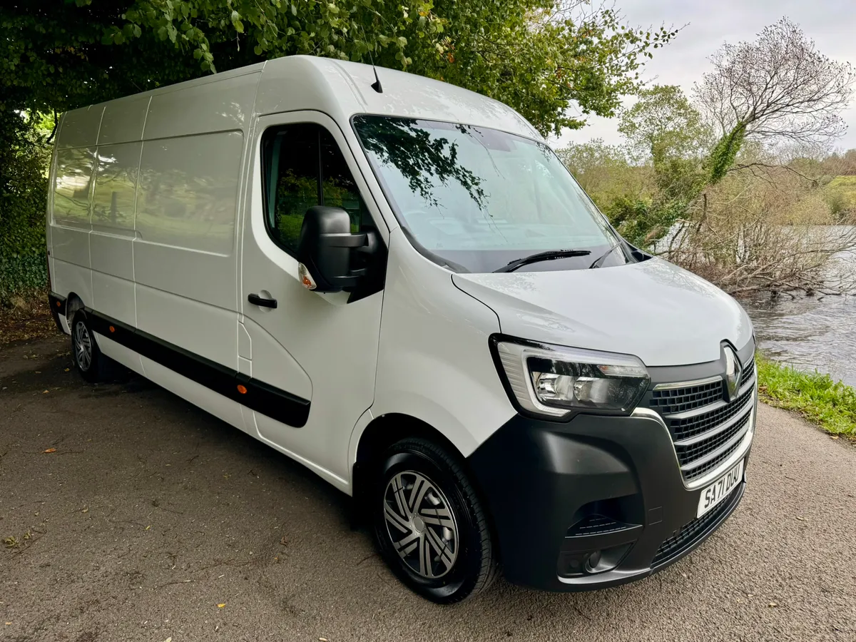 Late 2021 Renault Master Business (VRT€250) - Image 1