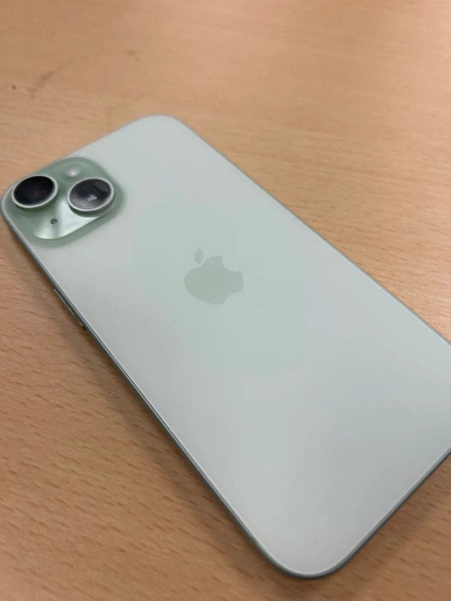 iPhone 15 - Image 1