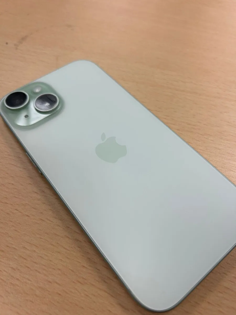 iPhone 15 - Image 2