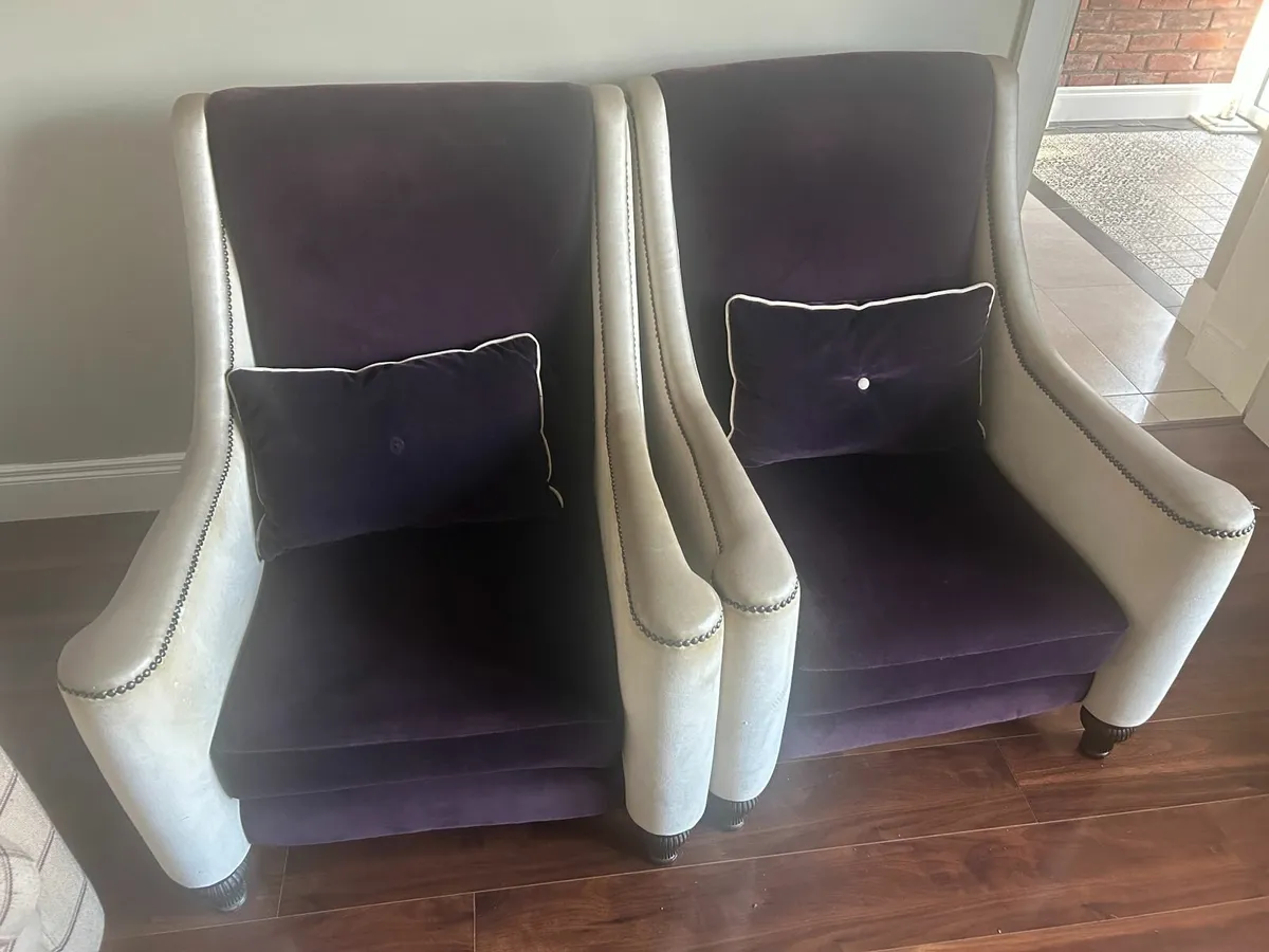 2 Chairs - Image 1