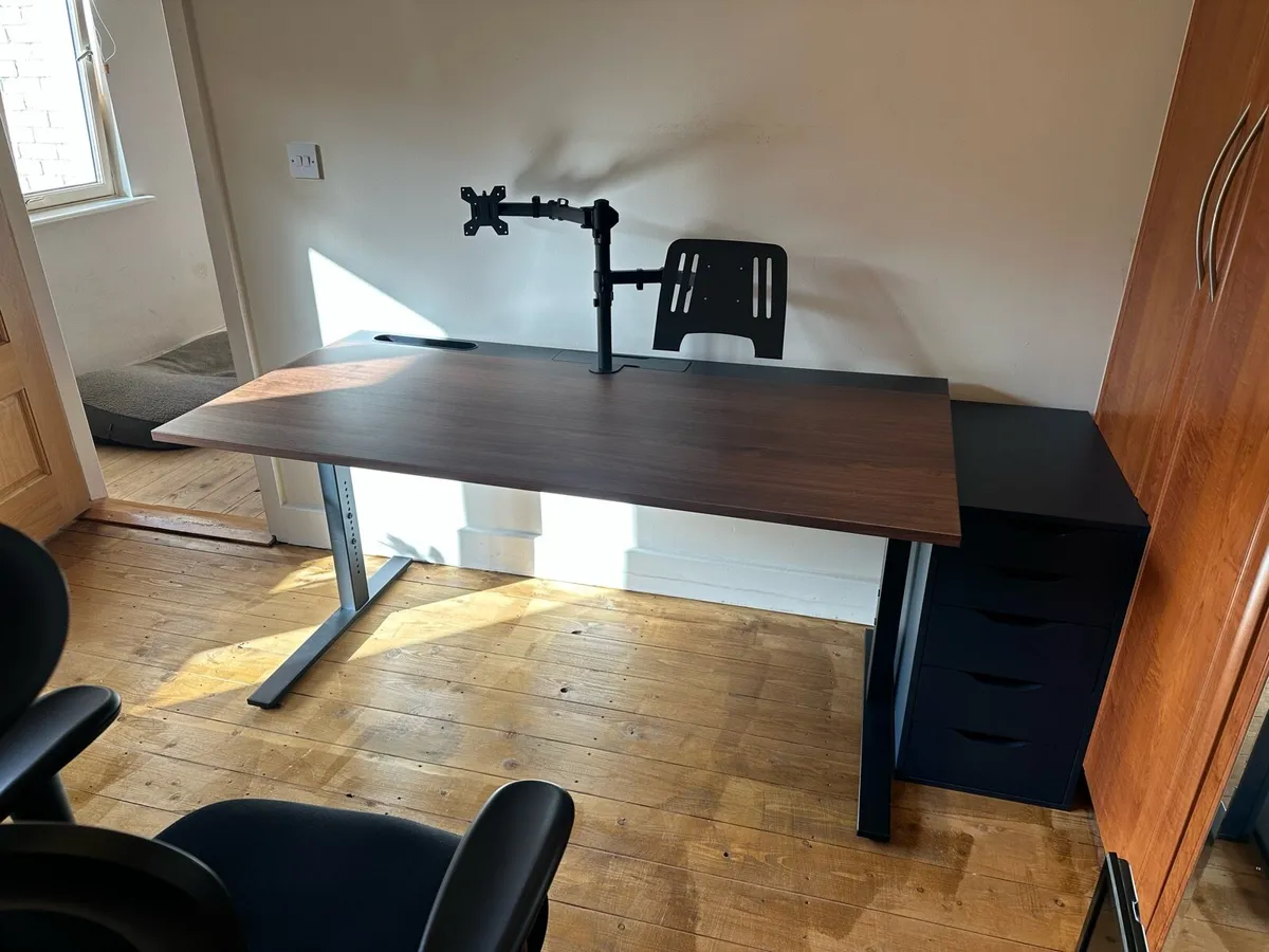 New desk from IKEA manual height adjustable - Image 2