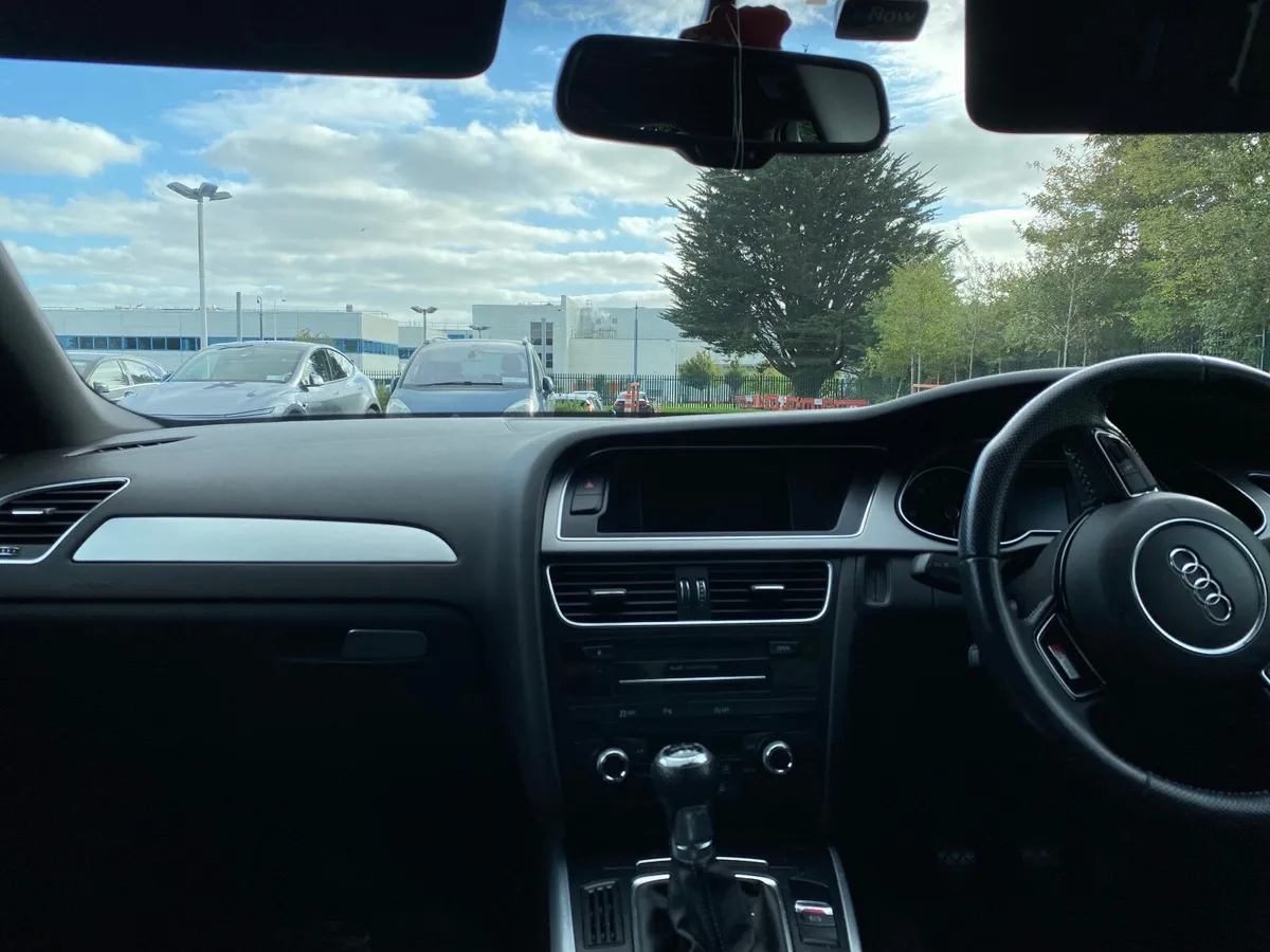 Audi A4 2014 - Image 2