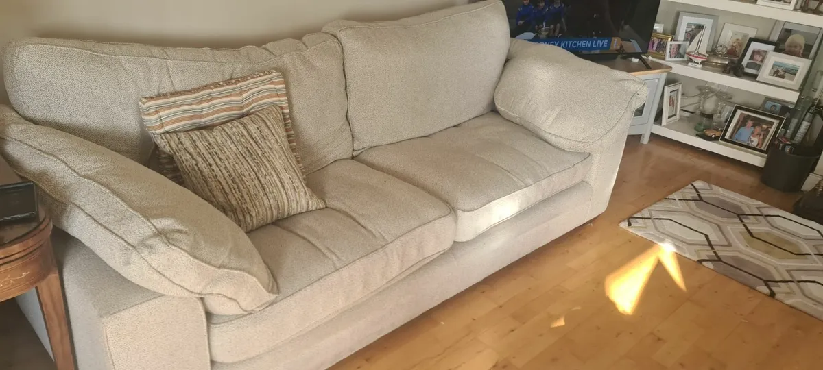 Couch - Image 2