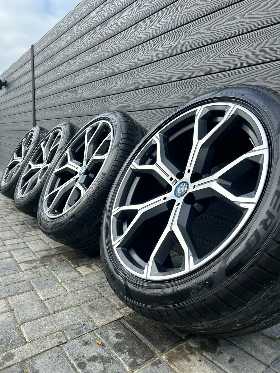 21” GENUINE BMW X5 ALLOY WHEELS & TYRES - Image 1
