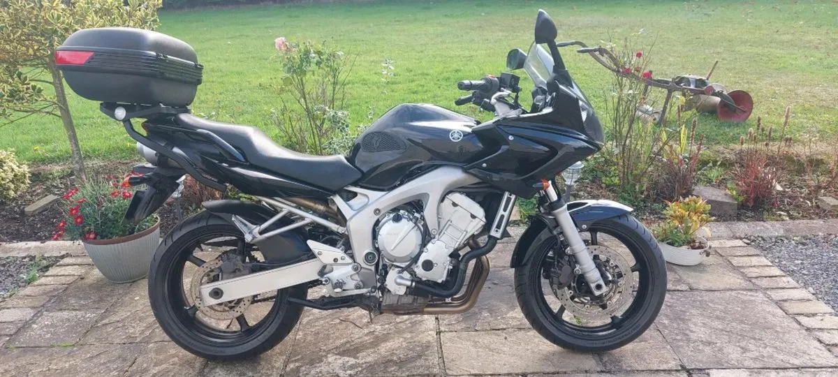 YAMAHA FZ6 2006 - Image 1