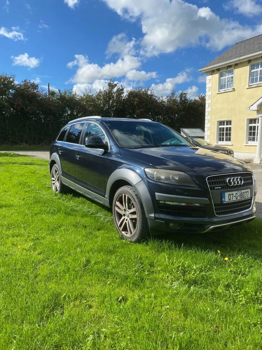 2007 Audi Q7 Commercial - Image 1