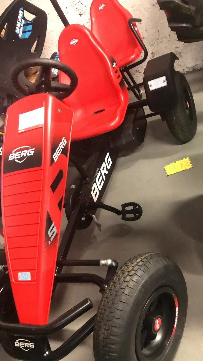 Gokarts / berg / pedal cart / pink / new Holland - Image 3