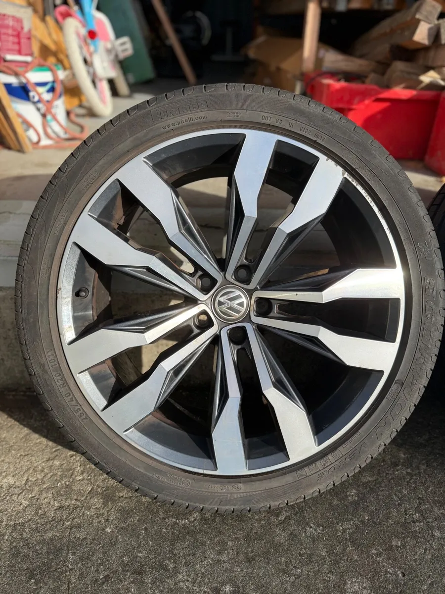 VW alloys with 20” Pirelli tyres - Image 1