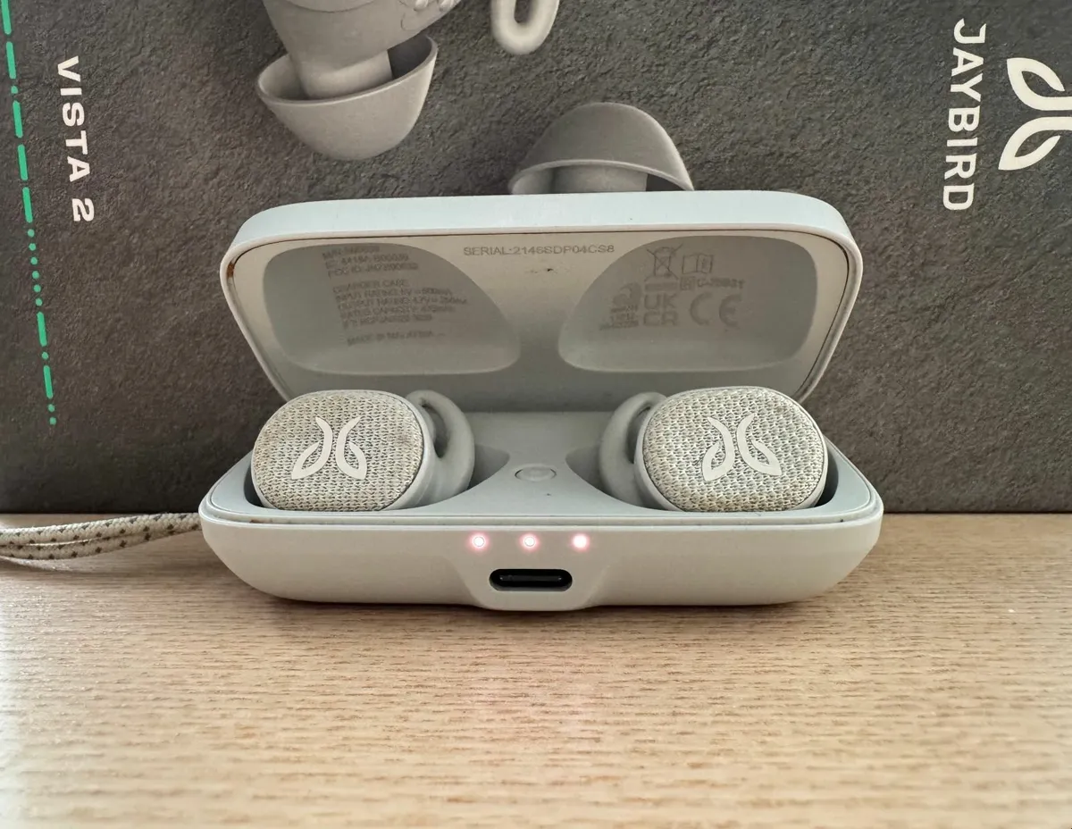 Jaybird Vista 2 Earbuds-Used Excellent Conditions - Image 1