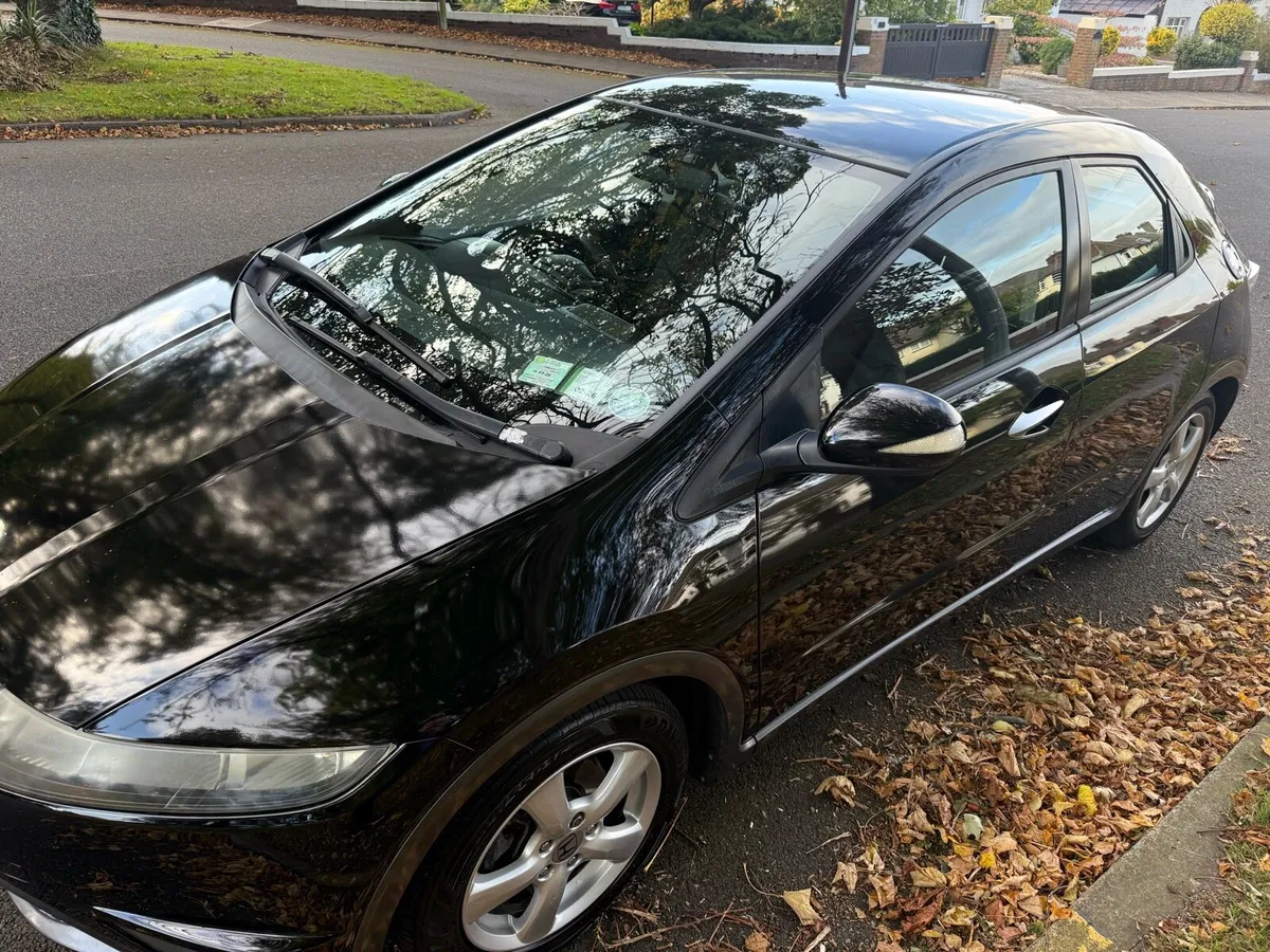 2009 Honda Civic LOW KMS - Image 2