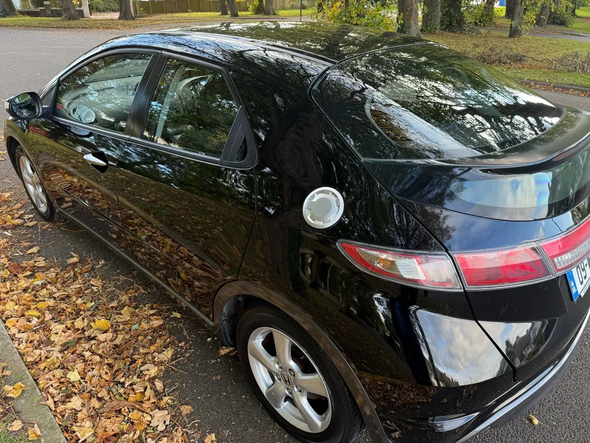 2009 Honda Civic LOW KMS - Image 4