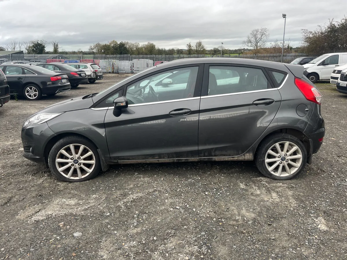 2016 Ford Fiesta - Image 3