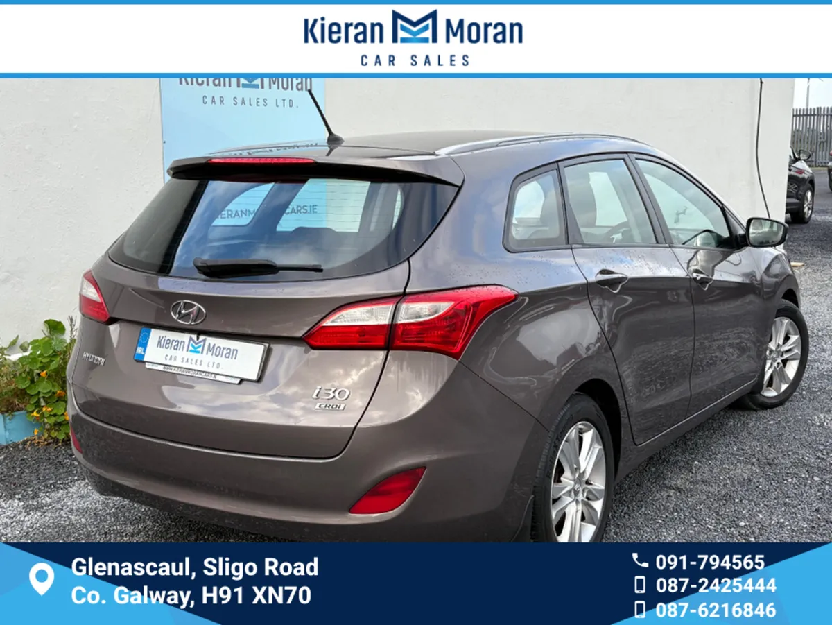 Hyundai i30 TOURER DELUXE 5DR - Image 3