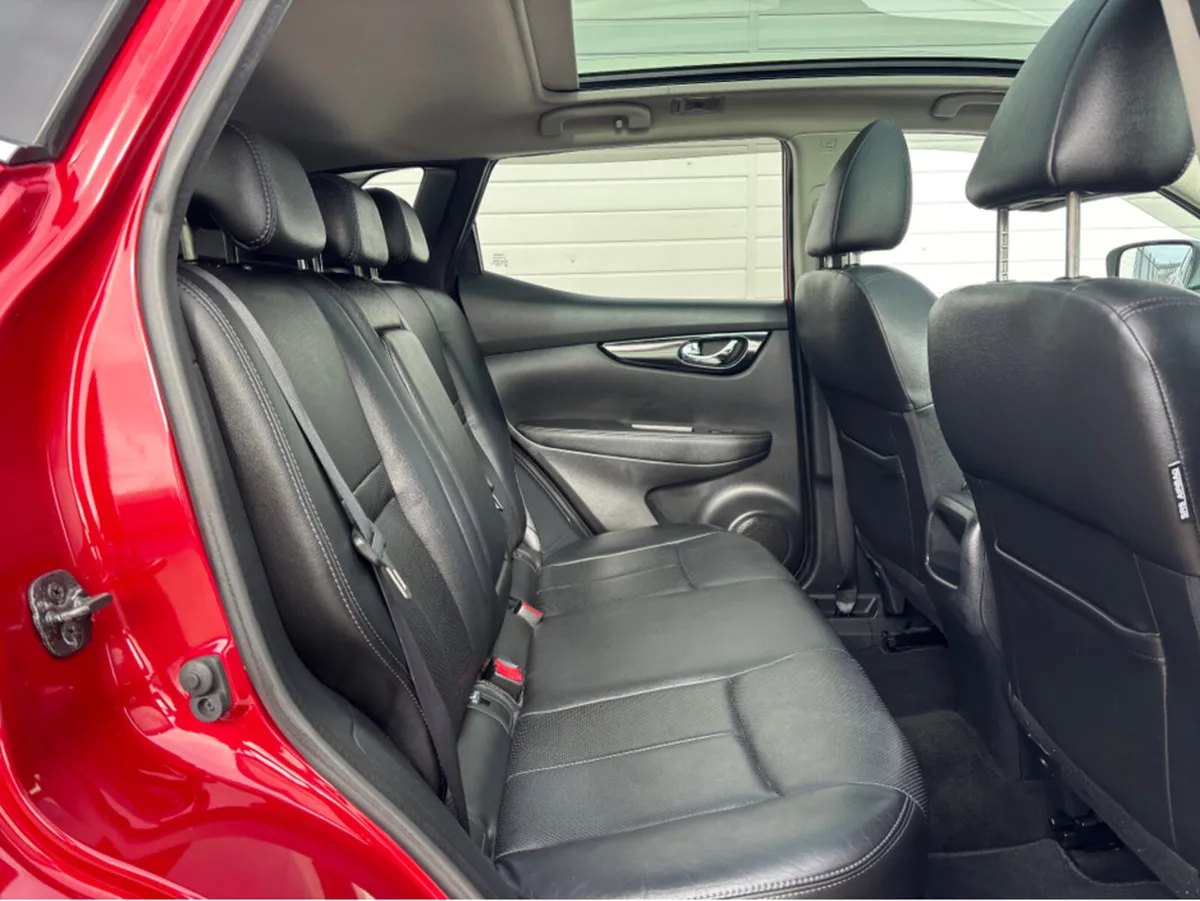 Nissan Qashqai 1.6 DSL AUTOMATIC SVE CVT LEATHER + - Image 4