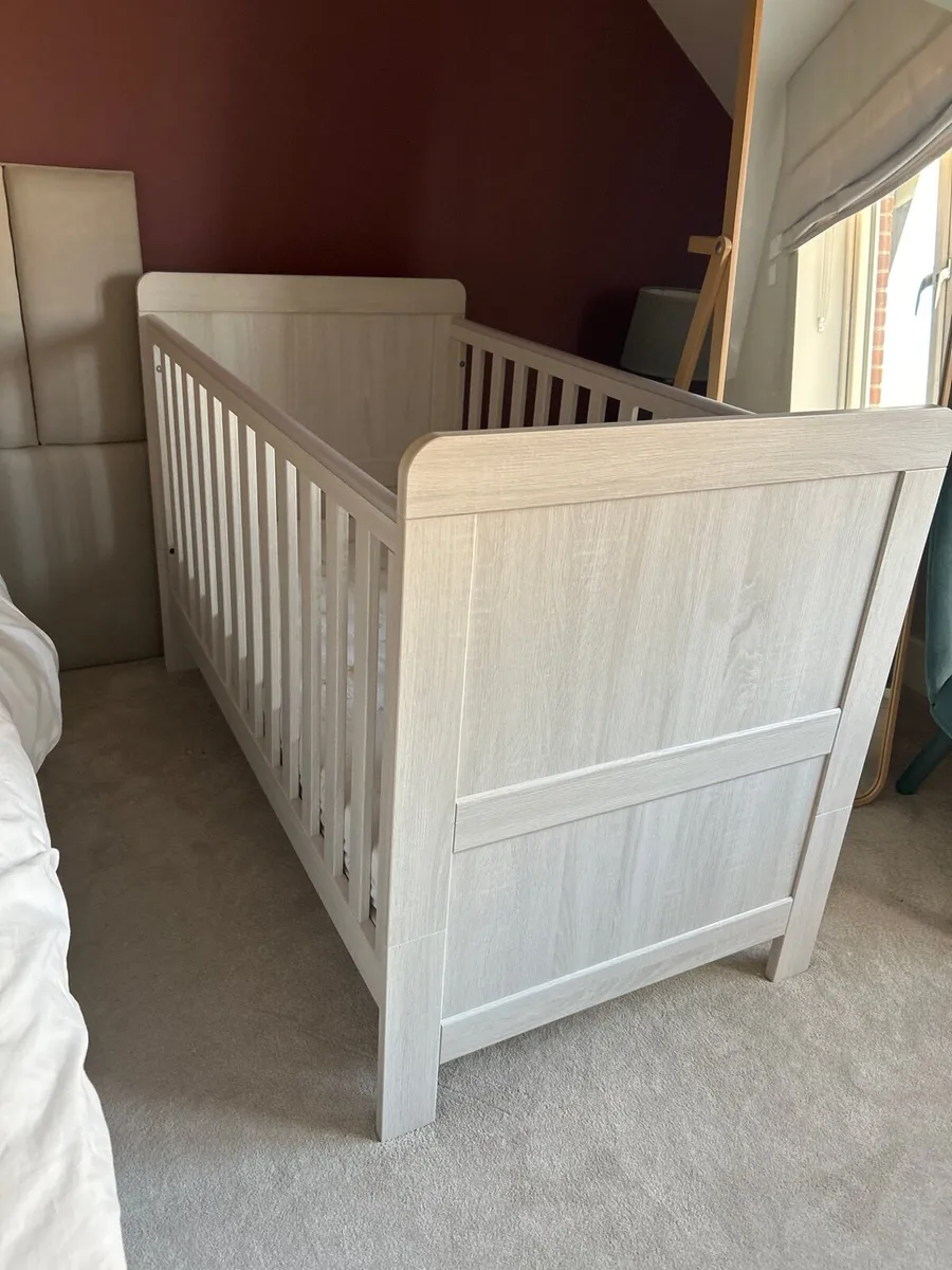 Cot bed - Image 1