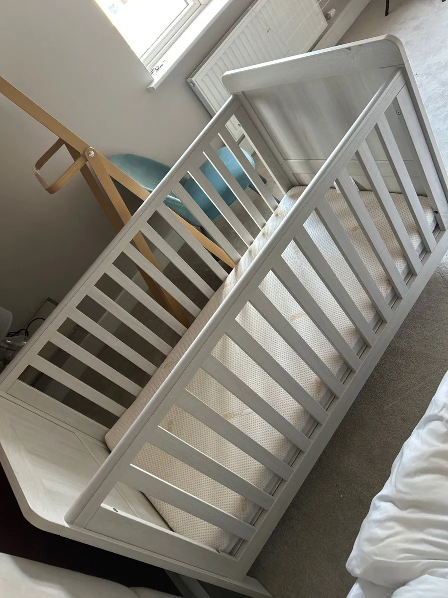Cot bed - Image 2