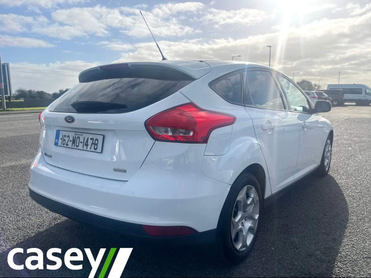 Ford Focus 1.0 STYLE ECOBOOST 100PS 5DR T - Image 4