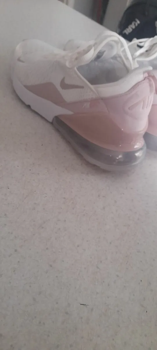 Ladies Nike trainers - Image 2