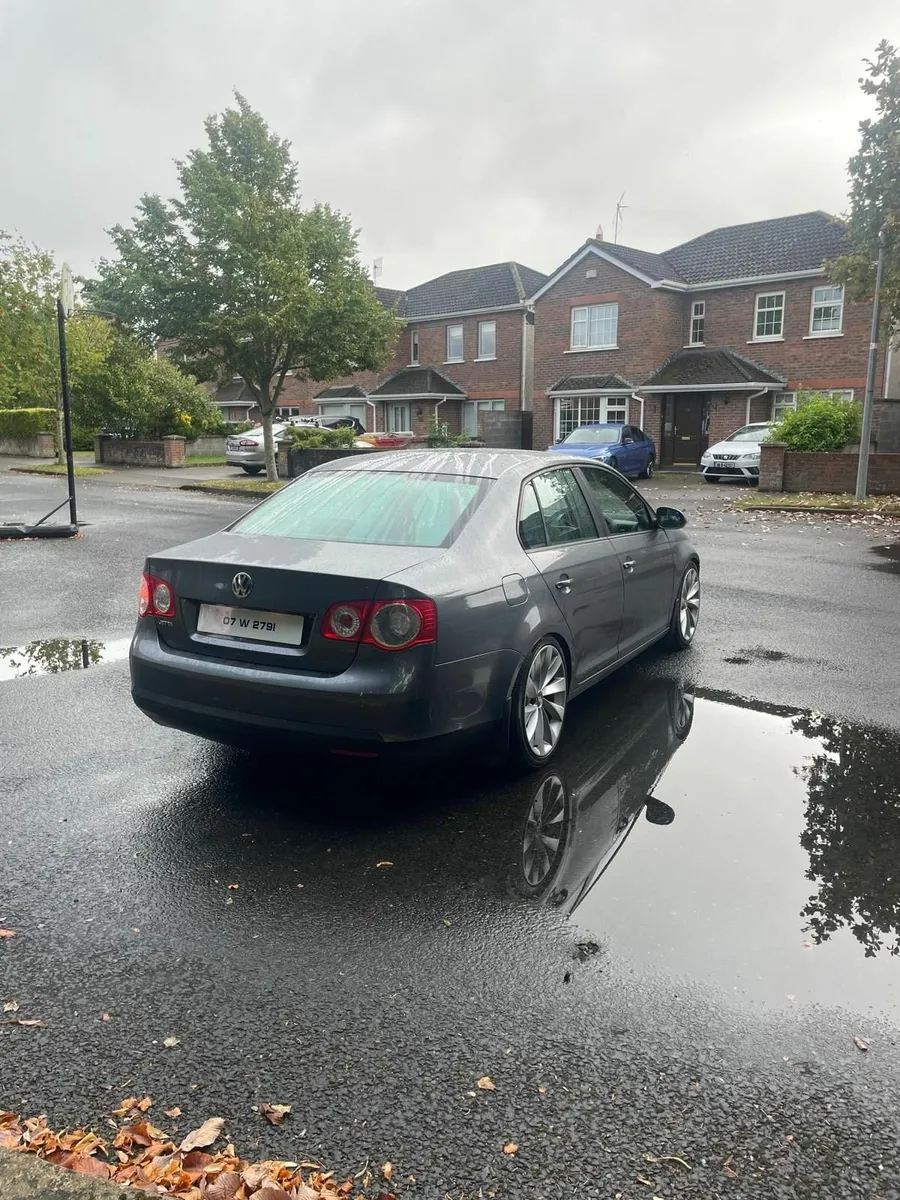 Volkswagen Jetta 2007 - Image 2