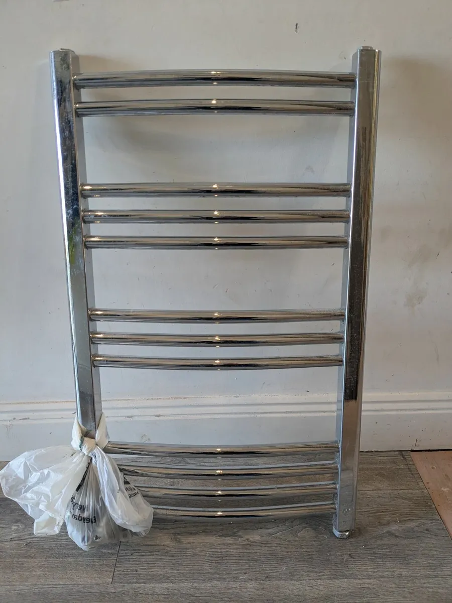 Towel rail 800 x 500 - Image 3