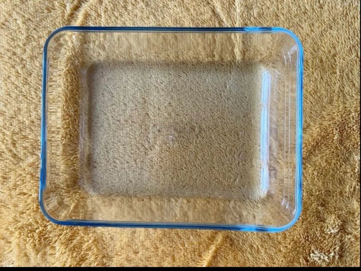 Pyrex Rectangular Glass Roasting Dish - Image 1