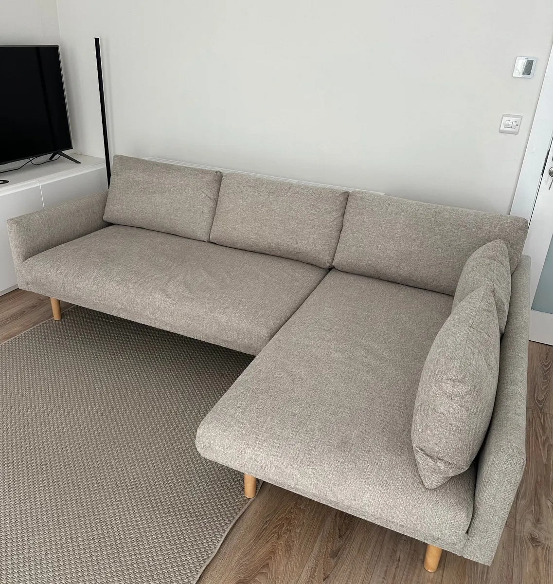 Perfect condition beige corner sofa - Image 1
